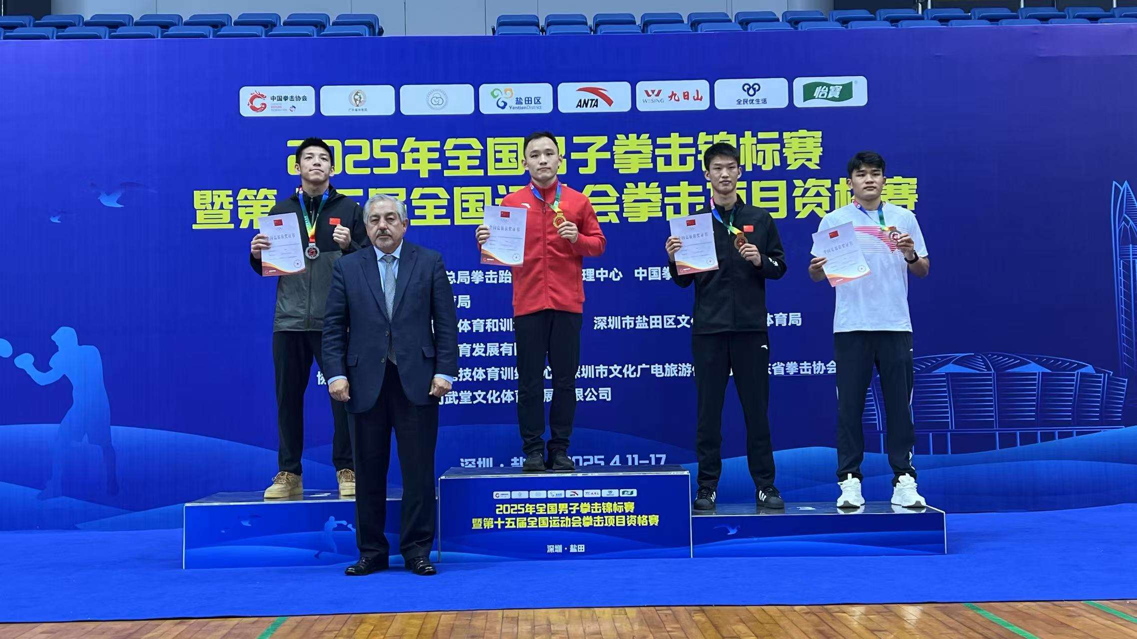 3377体育-包含射击锦标赛掀起高潮，祁连旋风队强势反弹嵩山麒麟队，高压逼抢奏功——禁区内连续解围的词条