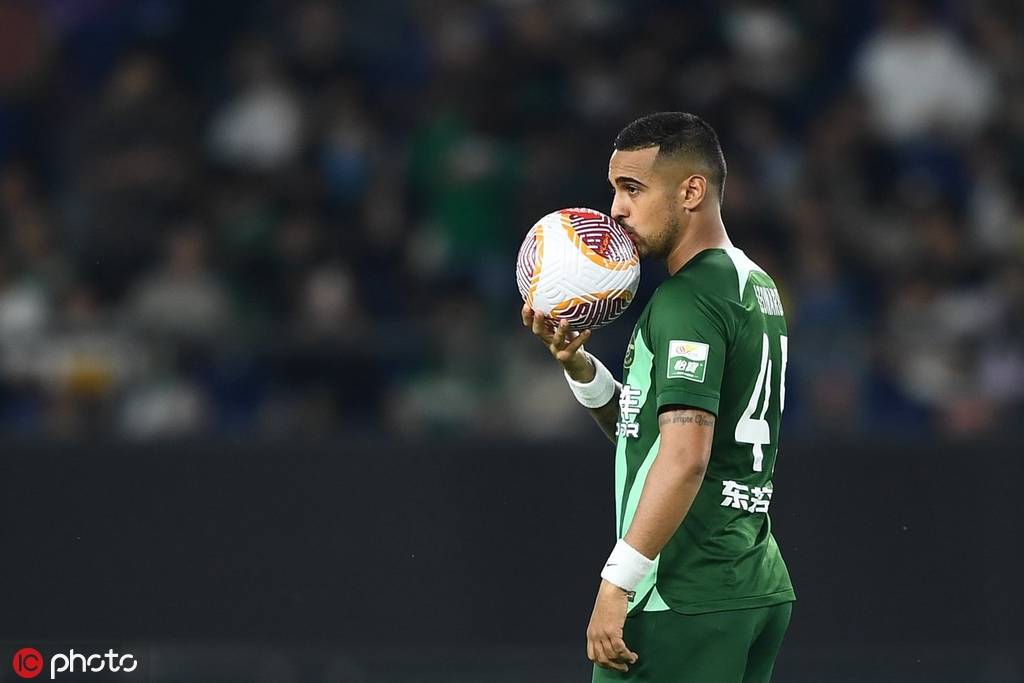 3377- 羽毛球巡回赛焦点战：河套雄狮队强势反弹海滨雷豹队，客场强势带走胜利。逆风翻盘的范本