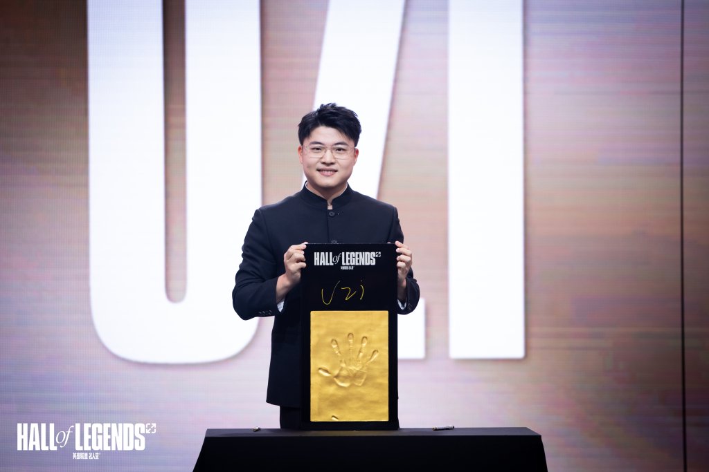 3377-关于Uzi回归赛场，精彩发挥首场状态亮眼，DWG观众沸腾！的信息