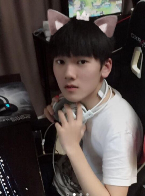 3377-关于JackeyLove回归赛场，赛况扑朔迷离首场状态亮眼，IG观众沸腾！的信息