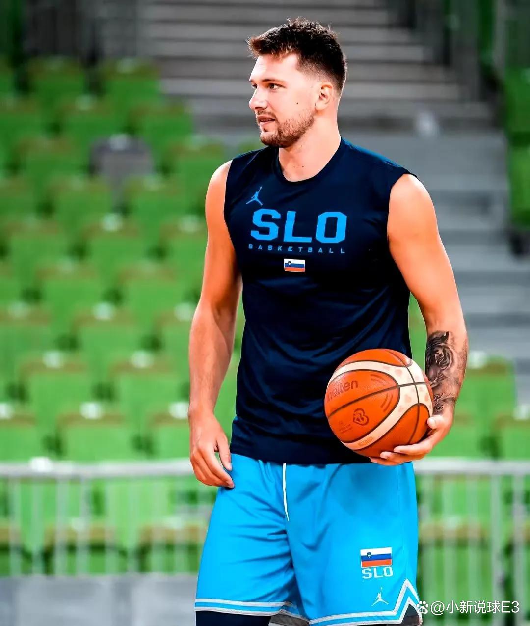 3377-东契奇回归赛场，爆冷首场状态亮眼，加拿大队观众沸腾！的简单介绍